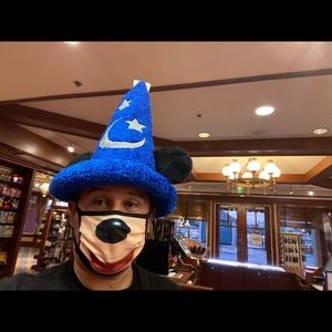 Meet your Posher, Efrain